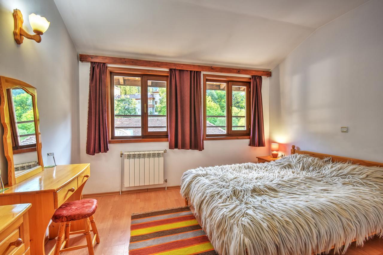 Hotel Kalina Shiroka Lŭka Buitenkant foto