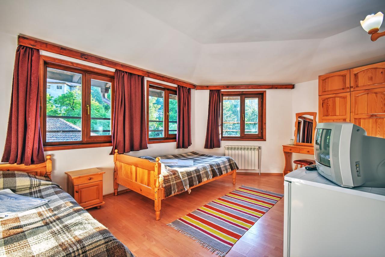 Hotel Kalina Shiroka Lŭka Buitenkant foto