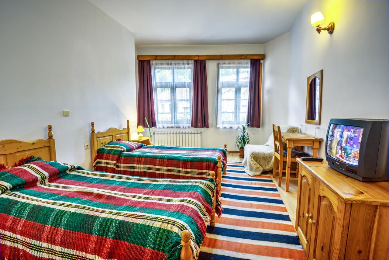 Hotel Kalina Shiroka Lŭka Buitenkant foto