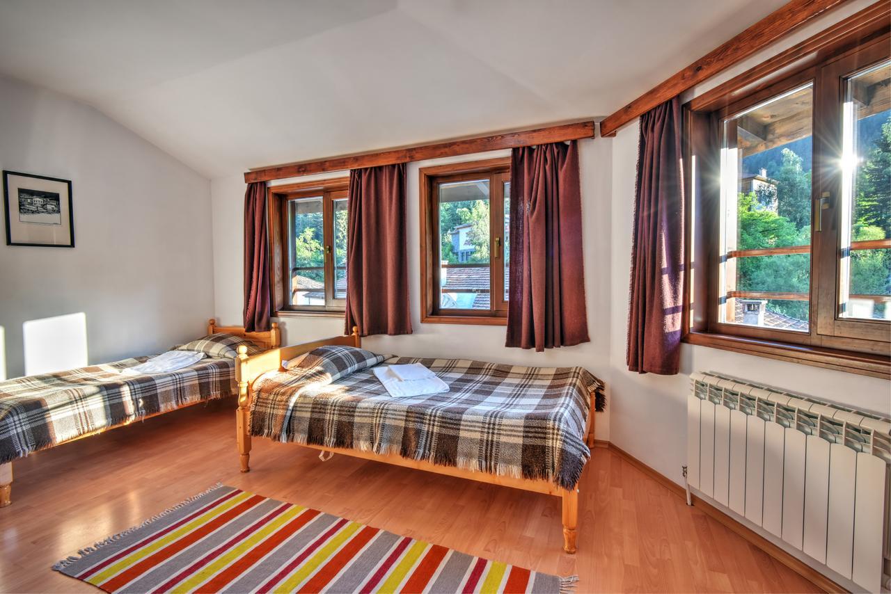 Hotel Kalina Shiroka Lŭka Buitenkant foto